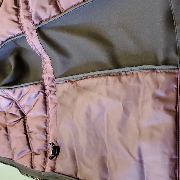 GUESS. DARK PURPLE/BLACK PUFFER Jacket. small P. Zipper closure, Zipper … - Picture 13 of 17